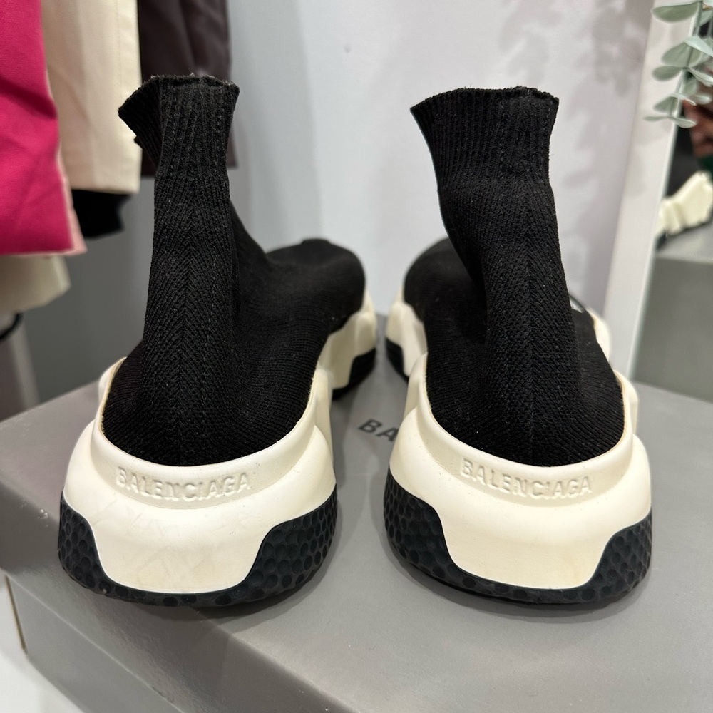 Balenciaga Black and White Speed Recycled Knit Sneakers - Picture 3 of 7